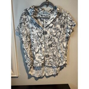 Jane + Delancey Women's Short Sleeve Button up Giraffe Top